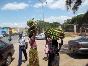 Les vendeuses des rues de Bujumbura