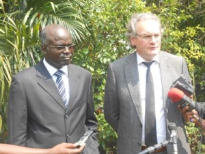 S.E.  Gervais Rufyikiri, Vice-Président du Burundi, et , M. Jean Pascal Labille, Ministre Belge de la Coopération au Développement. (Septembre 2013 / Photo : vicepresidence2.gov.bi ) 