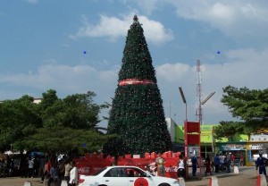 Un grand sapin de Noël offert par Coca Cola à Bujumbura