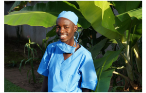 Un jeune médecin burundais en formation. ( Photo : babeldoor.com )