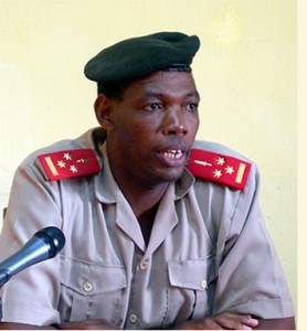  le Colonel Gaspard BARATUZA, porte-parole de la Force de Défense Nationale FDN