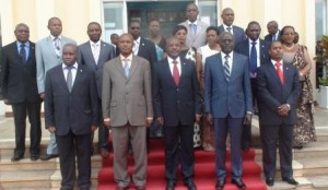 Photo du gouvernement  du Burundi avec le nouveau 1er vice Président  ( burundi-gov.bi)
