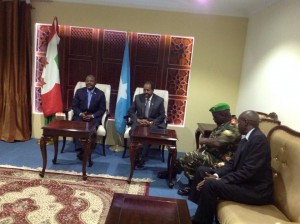 Le Président de Somalie, S.E. Hassan Sheikh Mohamud et le très populaire Président africain du Burundi, S.E. Nkurunziza Pierre. ( Photo: facebook.com/PresidenceBurundi)