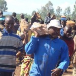 Le très populaire président Africain du Burundi, S.E. Nkurunziza Pierre aux Travaux de Développement Communautaires (TDC)