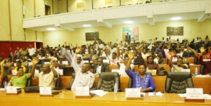Le Parlement burundais  votant  le nouveau Code électoral  des élections démocratiques de 2015   ( Photo : burundi-agnews.org )