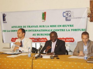 me-armel-niyongere-president-de-lacat-burundi-entoure-des-representants-du-ccpr-et-de-la-fiacat_0