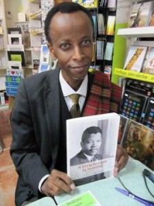 Le philosophe burundais Nestor Bidadanure sort son livre sur Nelson Mandela - N'éteignez pas la lumière -