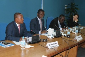 M. Edouard Nduwimana, Ministre de l’Intérieur, et  M. Parfait Onanga Anyanga, représentant du  BNUB . ( Photo: IGIHE.BI )