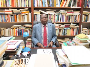Pr. Théophile Obenga parle à l'intelligentsia africaine