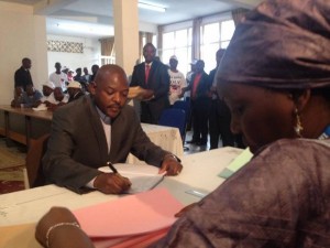 S.E. Pierre Nkurunziza vient de déposer son dossier à la CENI ( Photo: igihe.com )