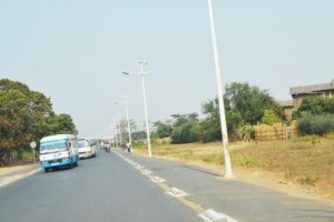 Certaines routes burundaises sont équipées de plaques solaires en phase pilote, projet appuyé par la coopération Nipponne ( Photo: PPBDI.COM )