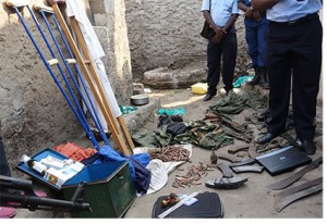 Les armes saisies à Mutakura ( Photo: securitepublique.gov.bi  )