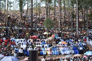 15/8/2015 - Des milliers de catholiques  à Mugera  à Gitega pour l'Assomption- ( Photo : facebook.com/joeric2010 ) 