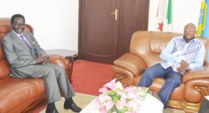 M. Gaston Sindimwo, vice-président du Burundi a reçu en aucience  M. Ibrahim Fall, représentant spécial de l’Union africaine dans la région des Grands lacs et chef du Bureau de l’Union africaine au Burundi  ( Septembre 2015 -  Photo:  PPBDI.COM )