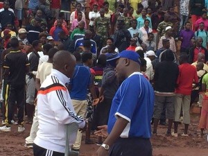 Burundi :  Gukora - Travaux de Développement Communautaires au stade de ‪Gitega‬ - 7 nov 2015 ( Photo : Ikiriho.bi )