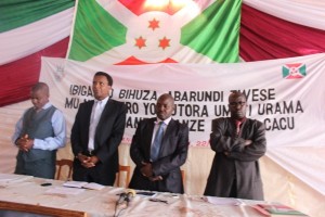 Burundi - 3ère séance du Dialogue Interburundais : La CNDI à Rutana - Constitution,Economie, Autosuffisance financière, Media responsable, Impunité ... ( Photo : Fabrice Iranzi Sr. )