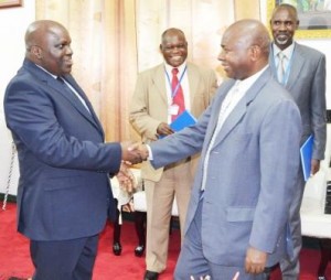 l'Hon. Pascal Nyabenda, président de l’Assemblée Nationale du Burundi, a reçu M. Rajabu Hassan Gamaha, ambassadeur de la République unie de Tanzanie au Burundi. ( Photo : ppbdi.com )