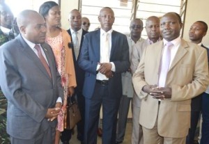 Visite du vice-président burundais S.E. Joseph Butore aux postes de Vugizo et Gatumba ( mars 2016 - Photo : ppbdi.com )
