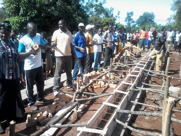 Burundi / Education : TDC à Cankuzo‬ - Construction du campus universitaire de Buhumuza ( photo: ikiriho / Burundi2VP 2016 )