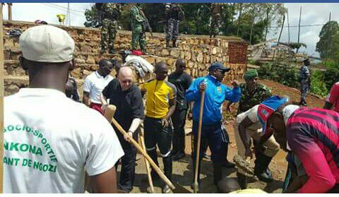 Burundi : TDC - Contruction du stade Kugasaka et du centre de santé de Mushitsi à Ngozi ( Photo : Fabien Bimenyimana   2016 )