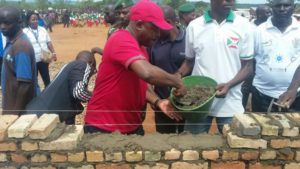 Burundi:  TDC -  Construction du Centre d'Enseignement de Métiers de Nyabitsinda à Ruyigi ( Photo : RTNB )