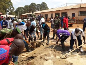 Burundi : TDC à Karusi – Construction de l'école primaire de Bugenyuzi ( Photo : Landry Sibomana  - 2016 )