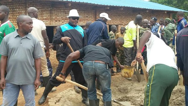 Burundi: TDC  - Construction d'un centre d’enseignement de métiers de Gahombo à Kayanza  ( Photo : KARERWA NDENZAKO )