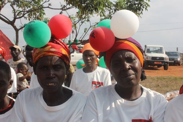 Burundi : A Karusi, le CNDD-FDD remercie les citoyens pour la réussite des élections 2015  ( Photo : Evelyne Butoyi  2016 )