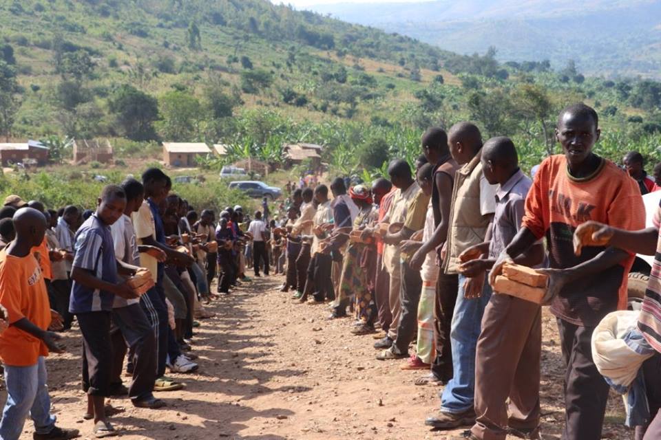 Burundi : TDC à Kirundo - Construction des futures classes de l'ECoFo de Nyakizu ( photo : ikiriho.bi )