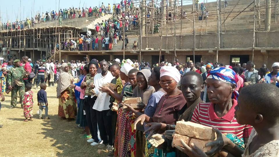Burundi : TDC à Ngozi - Construction du marché et travaux au Stade ( Photo: ikiriho 2016 )
