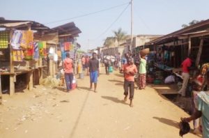 Burundi : Bujumbura / Muha : Le marché de Giyo est très bien fourni ( Photo : ppbdi.com  2016 ) 