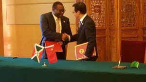 Burundi / Chine : Signature d'un accord de 80 Millions Yuans en appuie à l'éducation et à la santé ( Photo : LeRenouveau 2016 )