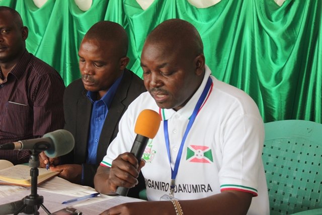 Burundi – dialogue interburundais : Rumonge / Muhuta – le pouvoir appartient au peuple ( Photo : NYAMWERU Anicet   5/08/2016 )