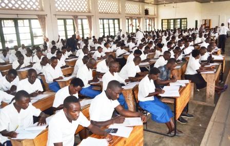 Burundi : 43 042 écoliers à l’édition 2016 de l’Examen d’Etat ( Photo : ppbdicom  2016 )