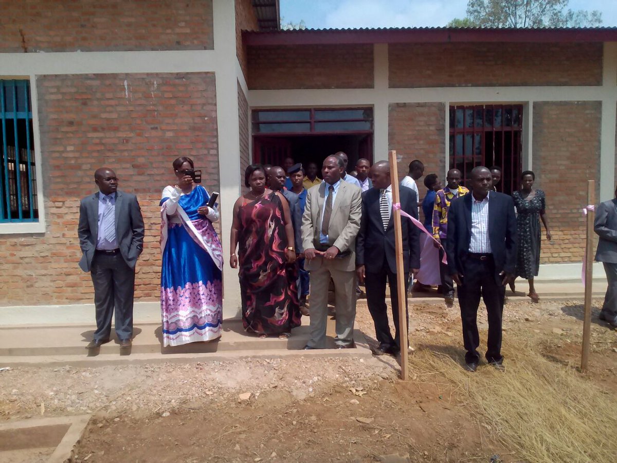 Burundi : Inauguration du bureau de la Direction Communale de l’Enseignement de Butezi - Ruyigi ( Photo : M. NYAMWERU Anicet  2016  )
