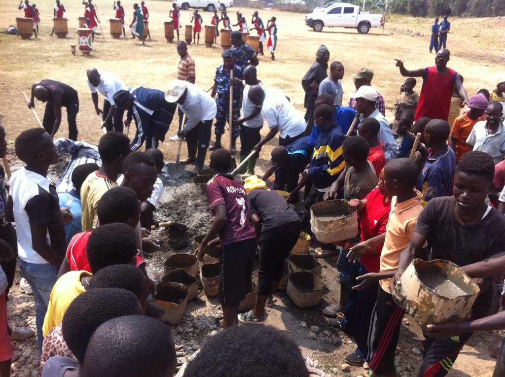 Burundi : TDC à Bubanza – Construction du Stade de Bubanza ( Photo : Richard Ndayisenga 2016 ) 