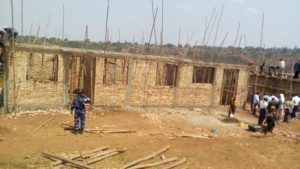 Burundi : TDC à Bujumbura / Mubimbi - construction de l'école des métiers de Gasozo ( Photo : Le Renouveau 2016 )