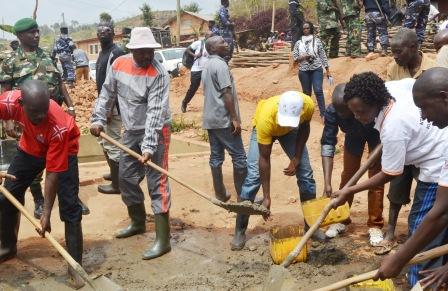 Burundi : TDC à Muramvya / Rutegama - Construction du nouveau bureau communal à 2 étages ( Photo: ppbdi.com 2016 )
