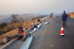 Burundi : Travaux sur 45 Km de la RN3 Nyanza Lac-Mabanda-Mugina  ( Photo : Masururu Polycarpe  2016  )