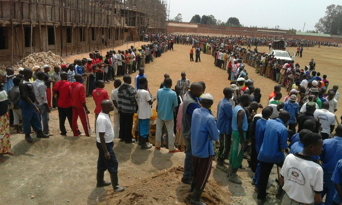 Burundi : TDC à NGOZI - Construction du Stade Olympique de Ngozi ( Photo : Steph el maestro ‏@StephNiyobkuru ; claudeng‏@claudengendaku1 2016 )