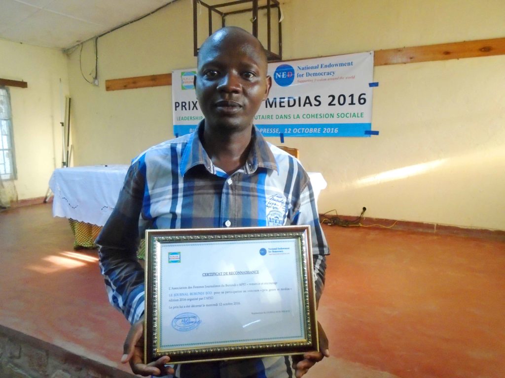 Burundi : Le journal Burundi-Eco , lauréat - prix Genre et Médias - AFJO 2016 ( Photo : burundi-eco.com 2016 )