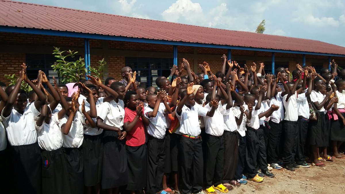 Burundi : Inauguration de l' Ecole Fondamentale Kivumu à Gashikanwa – NGOZI ( Photo : Geneviève NDAYISENGA 2016)