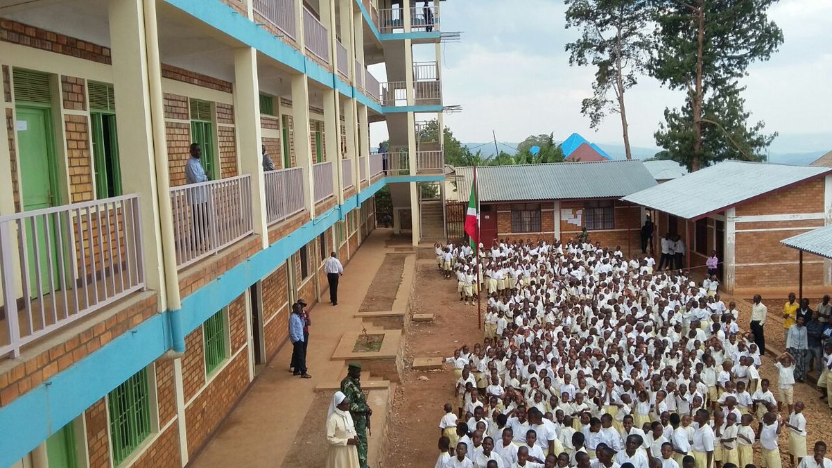 Burundi : Inauguration de l' Ecole Saints Archanges – NGOZI ( Photo : Geneviève NDAYISENGA 2016)