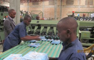 Burundi :  Inauguration de l'usine PACOBU de transformation de papier à Bujumbura / Ngagara ( Photo : ikiriho, investburundi.bi   2016 )