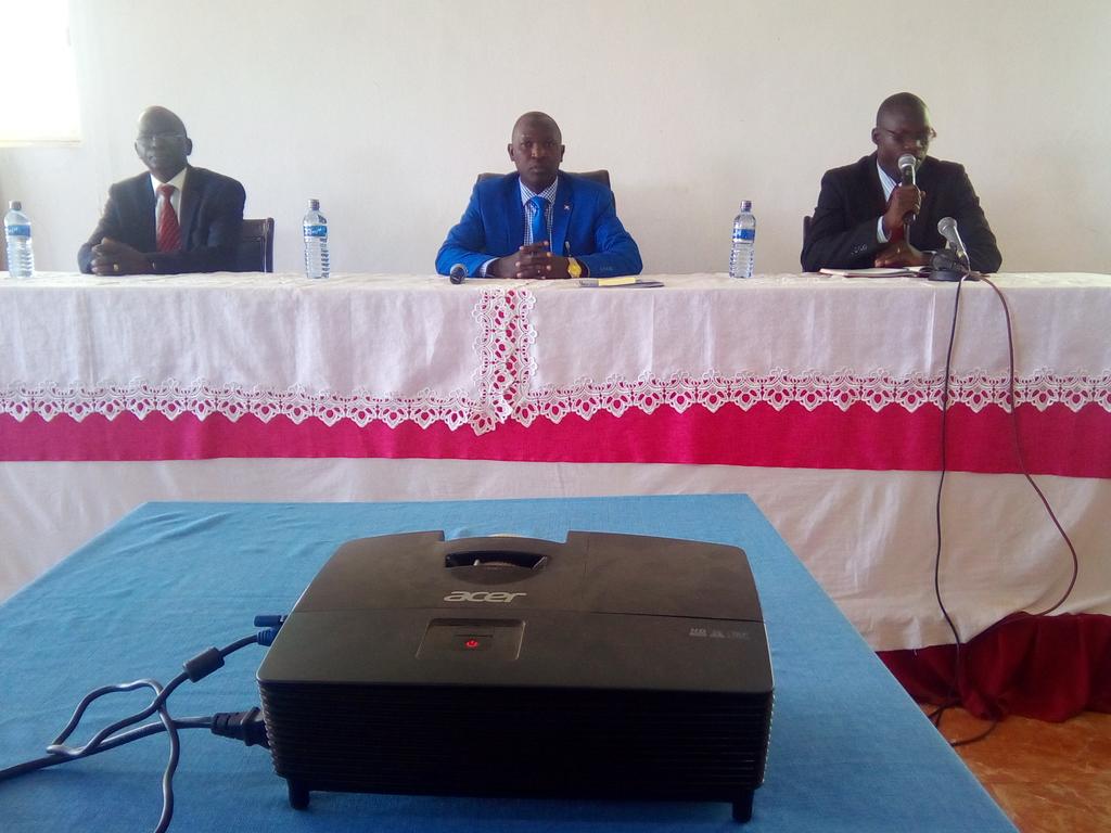 Burundi : La coalition gouvernementale et l'opposition à GITEGA pour parler de Paix  ( Photo : Ikiriho et Assemblee.bi   2016 )