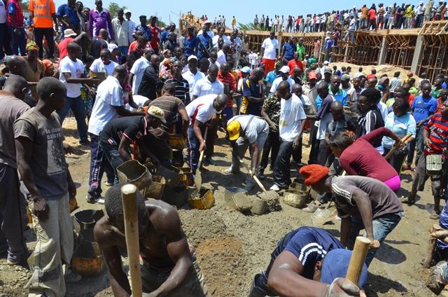 Burundi : TDC à Bujumbura - Construction de l'Ecole d'excellence de Kamenge ( Photo : CNDD-FDD Mairie 2016 )