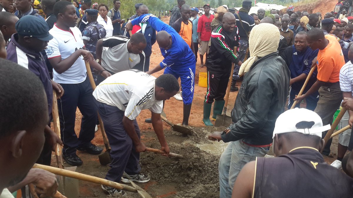 Burundi : TDC à Makamba - Construction du bureau du chef de colline Kanzege ( Photo : Senat.bi   2016 )