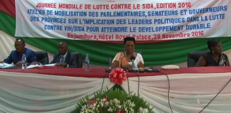 Burundi : Sensibilisation et Mobilisation du monde politique sur le SIDA ( Photo : indundi mag    2016 )