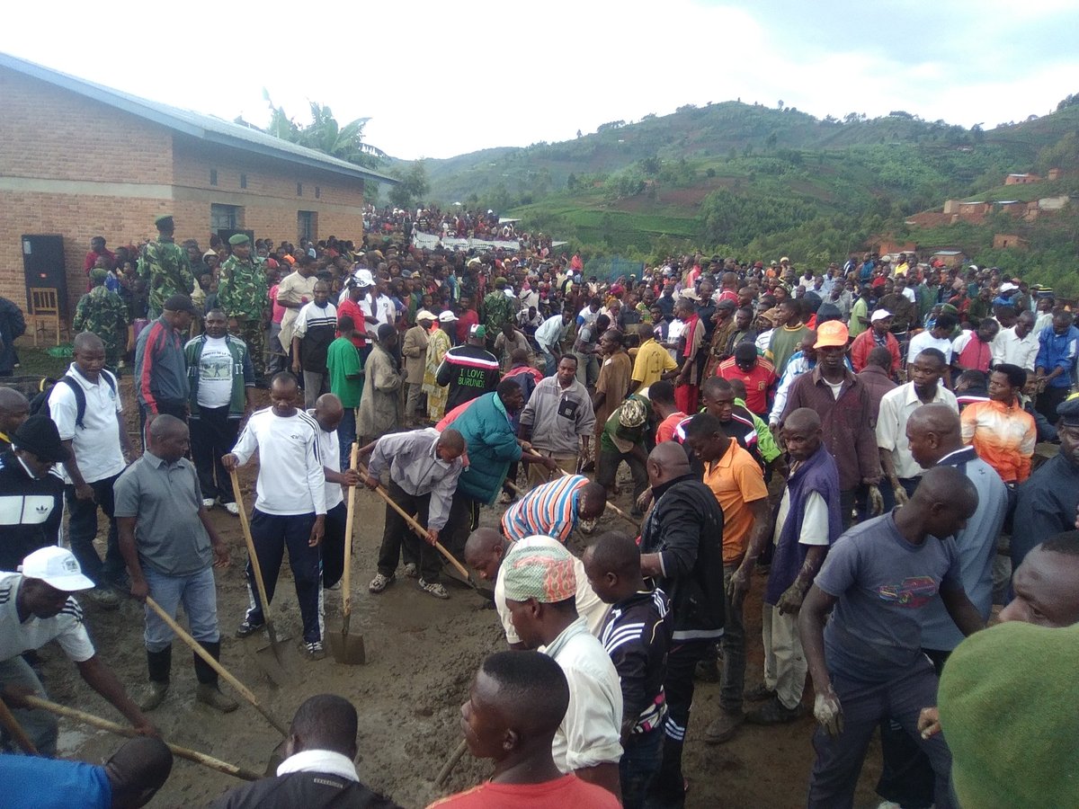 Burundi : TDC à Bujumbura Rural - Construction d'une école à plusieurs étages à Nyabiraba  ( Photo : Nubwacu Yves Lionel   2016 )