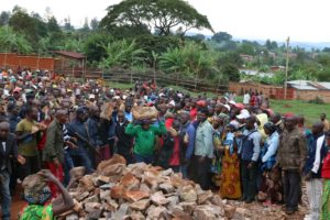 Burundi : Travaux Communautaire - Construction du Stade de Karusi ( Photo : CNDD-FDD, NKESHIMANA Pacifique et BARIKUNDA Diomède 2016 )